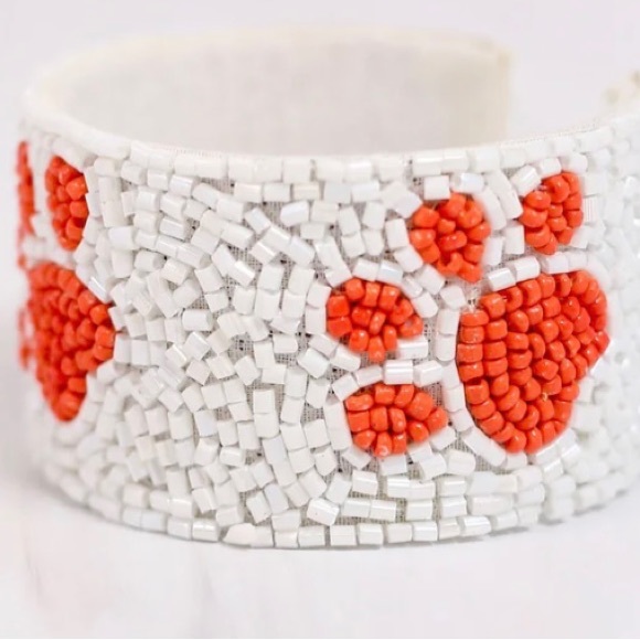 🎉🧡 Orange Paw Print Game Day Beaded Cuff Bracelet - Picture 3 of 3